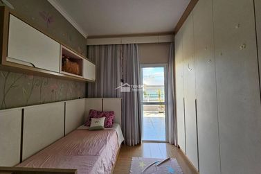 Casa &agrave; venda - 250m&sup2; - Jardim Mantiqueira II