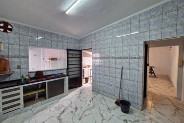 Casa para alugar - 100m&sup2; - Jardim Muterle