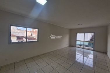 Apartamento para alugar - 193m&sup2; - Centro