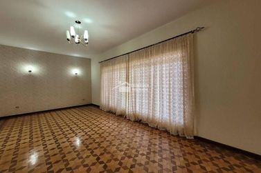 Casa &agrave; venda - 500m&sup2; - Centro