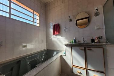 Casa &agrave; venda - 281m&sup2; - Jardim Bela Vista