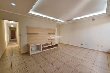 Casa &agrave; venda - 250m&sup2; - Vila Buzato