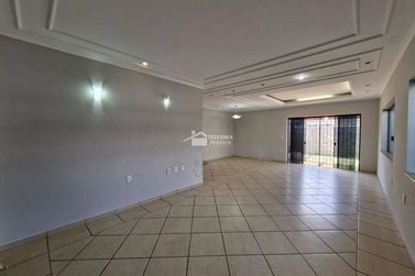 Casa &agrave; venda - 377m&sup2; - Vila Mosconi