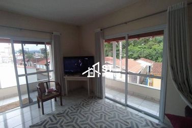 Casa &agrave; venda - 250m&sup2; - Centro