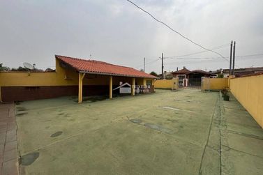 Casa &agrave; venda - 300m&sup2; - Clube Uva