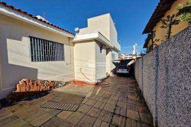 Casa &agrave; venda - 210m&sup2; - Jardim Santo Ant&ocirc;nio