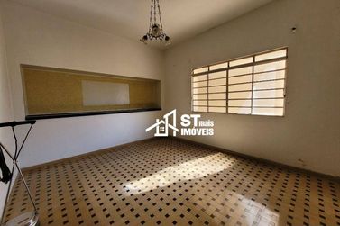 Casa &agrave; venda - 499m&sup2; - Centro
