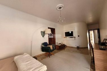 Casa &agrave; venda - 334m&sup2; - Centro