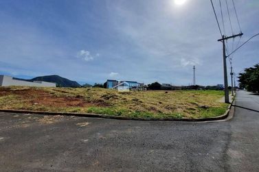 Terreno &agrave; venda - 443m&sup2; - Jardim Lima