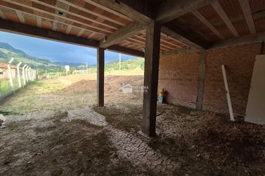 Ch&aacute;cara &agrave; venda - 136m&sup2; - Residencial Para&iacute;so