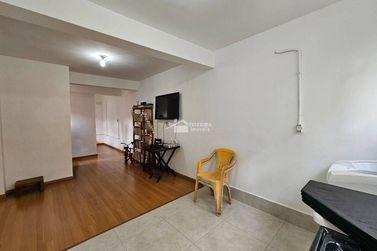 Casa &agrave; venda - 300m&sup2; - Centro