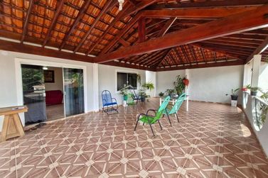 Sobrado &agrave; venda - 286m&sup2; - Pirapitinga