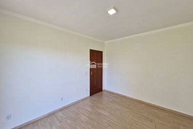 Casa &agrave; venda - 240m&sup2; - Jardim Alto da Serra