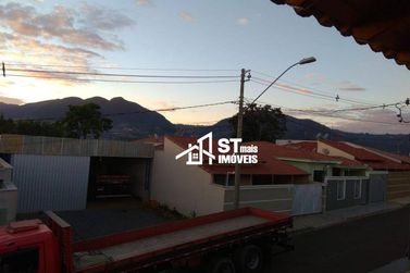 Casa &agrave; venda - 165m&sup2; - Jardim Ipe