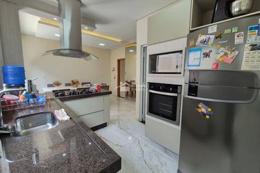 Casa &agrave; venda - 203m&sup2; - Jardim Mantiqueira II