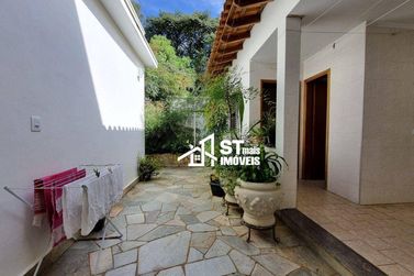 Casa &agrave; venda - 426m&sup2; - Centro
