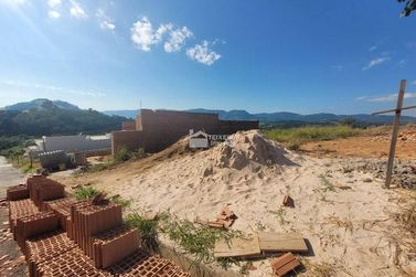 Terreno &agrave; venda - 204m&sup2; - Veredas da Serra