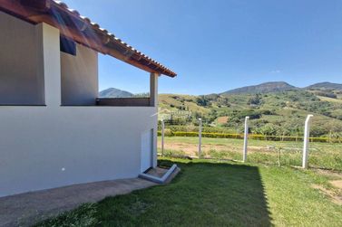 Ch&aacute;cara &agrave; venda - 100m&sup2; - Bairro Santa Luzia