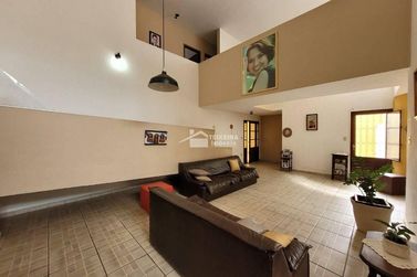Casa &agrave; venda - 320m&sup2; - Vila Mosconi
