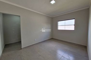 Casa &agrave; venda - 100m&sup2; - Jardim Village