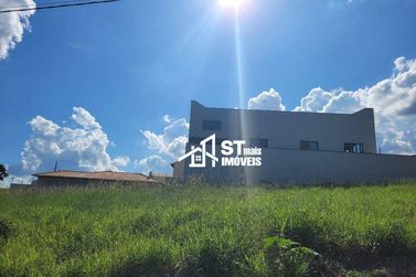 Terreno &agrave; venda - 300m&sup2; - Jardim Mantiqueira