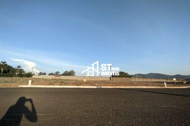 Terreno &agrave; venda - 535m&sup2; - Condominio Village