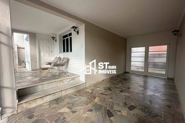 Casa &agrave; venda - 300m&sup2; - Centro