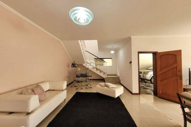 Casa &agrave; venda - 304m&sup2; - Mantiqueira Boulevard