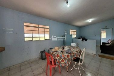 Ch&aacute;cara &agrave; venda - 190m&sup2; - Zona Rural