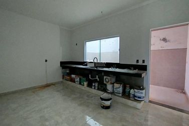 Sobrado &agrave; venda - 100m&sup2; - Jardim Portal da Mantiqueira