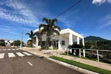 Terreno &agrave; venda - 600m&sup2; - Residencial Para&iacute;so