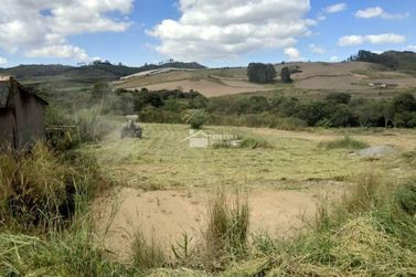 Terreno &agrave; venda - 2215m&sup2; - Zona Rural