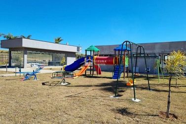 Terreno &agrave; venda - 1000m&sup2; - Quinta das Flores