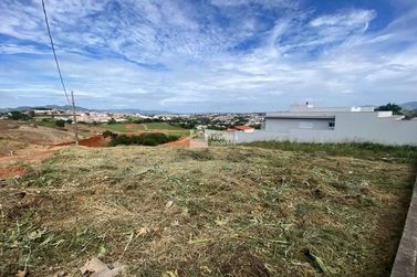 Terreno &agrave; venda - 325m&sup2; - Jardim It&aacute;lia