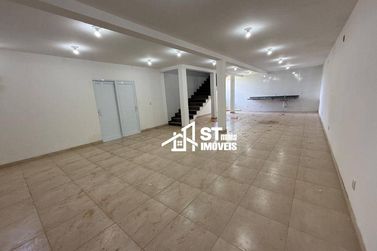 Sal&atilde;o Comercial para alugar - 900m&sup2; - Trad Park