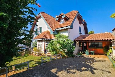 Casa &agrave; venda - 397m&sup2; - Jardim Mantiqueira II