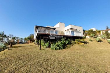 Casa &agrave; venda - 300m&sup2; - Condom&iacute;nio Mantiqueira