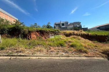 Terreno &agrave; venda - 302m&sup2; - Canto dos P&aacute;ssaros