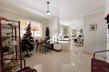 Casa &agrave; venda - 500m&sup2; - Centro