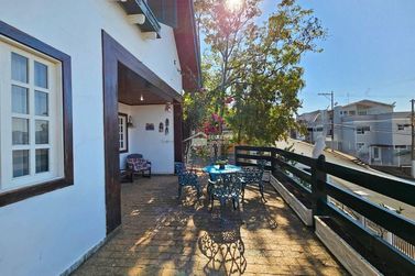 Casa &agrave; venda - 397m&sup2; - Jardim Mantiqueira II