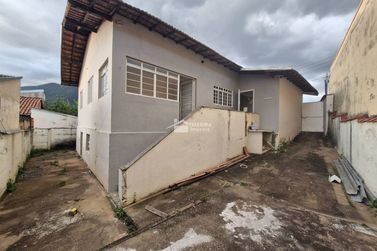Casa para alugar - 140m&sup2; - Vila Tiradentes