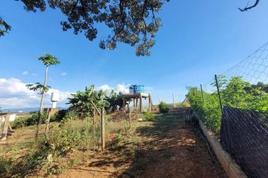Ch&aacute;cara &agrave; venda - 50m&sup2; - Centro