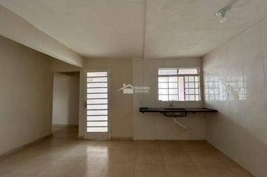 Casa &agrave; venda - 85m&sup2; - Centro