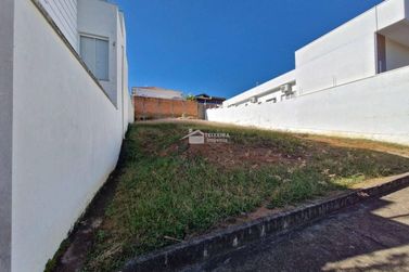 Terreno &agrave; venda - 300m&sup2; - Jardim It&aacute;lia