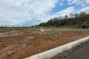 Terreno &agrave; venda - 200m&sup2; - Jardim Lima
