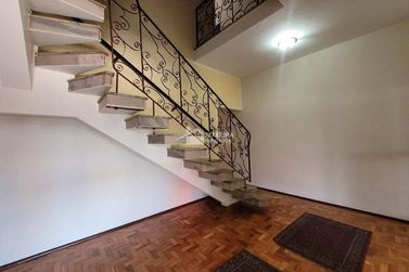 Casa &agrave; venda - 500m&sup2; - Centro
