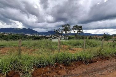 Terreno &agrave; venda - 1200m&sup2; - Zona Rural