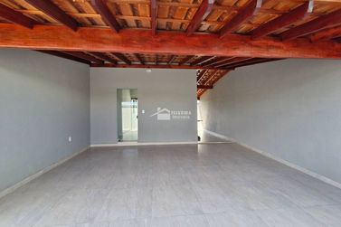 Casa &agrave; venda - 100m&sup2; - Jardim Village