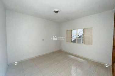 Casa para alugar - 180m&sup2; - Centro