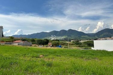 Terreno &agrave; venda - 300m&sup2; - Jardim Am&eacute;lia